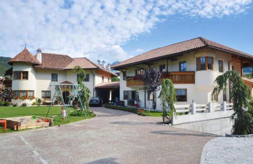 Apartment in Brixen with Pool & Dolomites Views - Foto 2