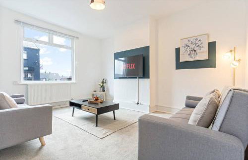 Beautiful House - Sleeps up to 7 - Free Parking, Fast Wifi and Smart TV by Yoko Property - Foto 7