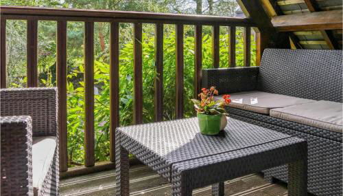 1 Bedroom Cozy Apartment In Vasteville - Foto 3