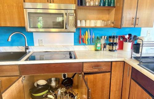 THE HONOMU HOUSE - Gorgeous, Spacious 4Bd2Ba Home near Waterfalls and Hilo, Sleeps 12! - Foto 16