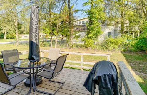 Wayland Retreat with Deck Walk to Downtown! - Foto 20