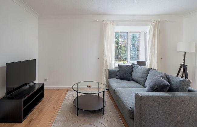 Spacious 1 Bedroom Apartment w/ Parking in Crawley - Foto 1