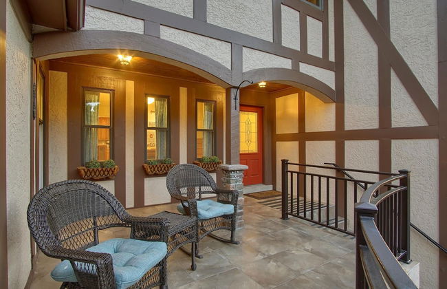 5BR Poe Manor Entertain,hot Tub+has Everything! - Foto 32