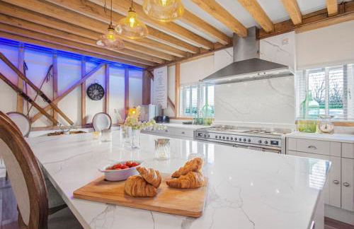 The Dairy Cottage with hot tub & pizza oven - Photo 8