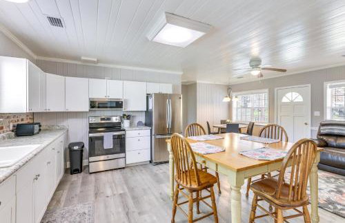 2 Mi to Mashes Sands Beach Quiet Home with Dock! - Foto 2