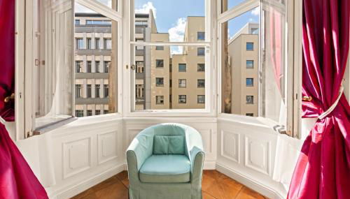 1,399 sq ft Historic Landmark, Checkpoint Charlie - Foto 4