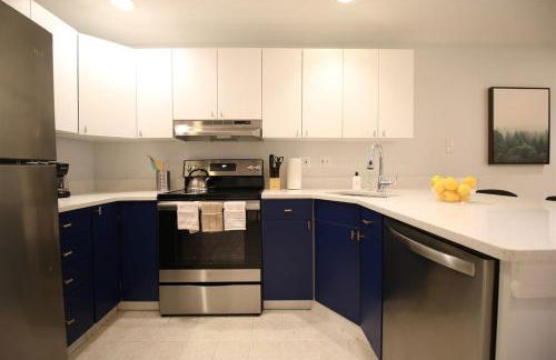 Lincoln Park Place Capitol Hill with Parking - Photo 10