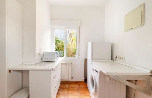 Casa con Jardín Enorme y Vistas Espectaculares Cerca de Pechon - Foto 28