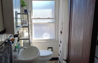 Family Friendly Upper Flat Minutes from Downtown, LCA & Ford Field - Foto 4