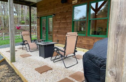 Creekside Getaway - King Bed - Full Kitchen - Foto 24