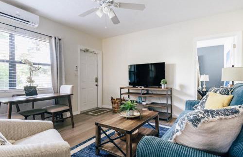One bedroom private apt 2 blocks to beach King Bed - Foto 3