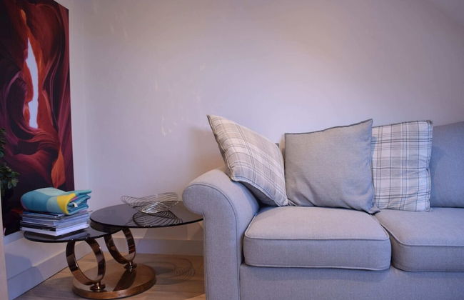 Stylish 2 Bed Apartment in West Hampstead - Photo 13