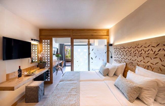 Atlantis Beach Hotel - Photo 14