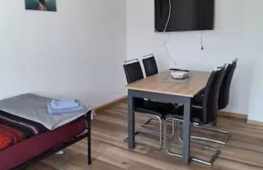 Schöne Vollausgestattete Monteurs- Gästewohnung nähe Raffinerie Leuna und Geiseltalsee für 4 Personen 0303 - Foto 1