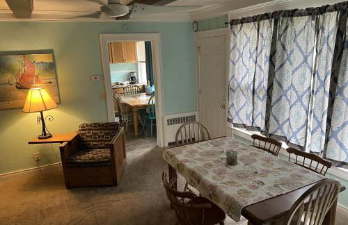 Historic Beach Side Getaway - Pet friendly, WiFi cottage - Foto 11