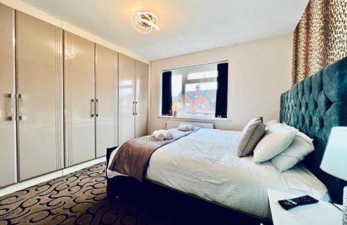 13 Guests - Free Parking - Manchester House - Foto 10