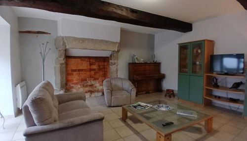 Maison ancienne rénovée avec terrasses, jusqu'à 6 personnes, La Gaubretière - FR-1-426-154 - Foto 3