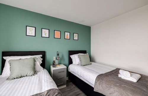 Stunning 2 bed apt with free parking close to CC - Foto 11