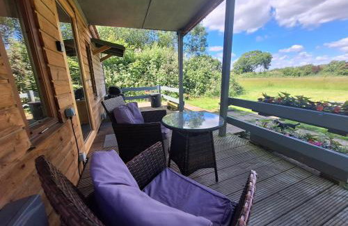 Beautiful Wooden tiny house, Glamping cabin with hot tub 2 - Foto 9