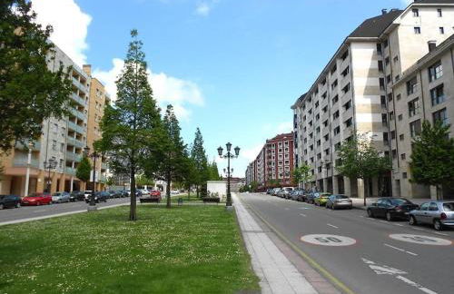 ¡Al lado de la Clínica Oftalmológica Vega! - Foto 26