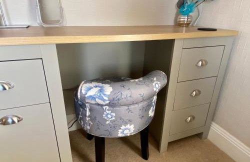 Bedford Contractor Base Sleeps 3 Secure Van Parking Fast WiFi - Foto 15