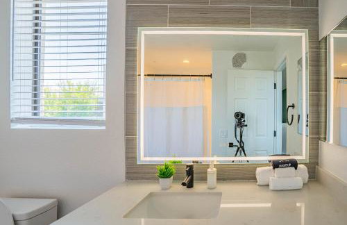 Trendy 1BD Walk to Westgate Pool Gym WD - Foto 40