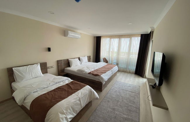 Rena Grand Residence & Suite - Photo 4