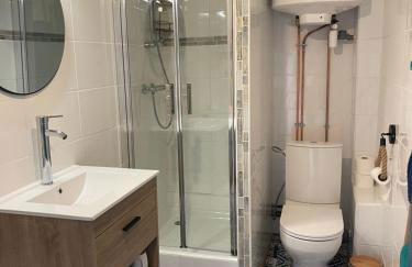 Face Mer vue d'exception Studio rénové au 9ème étage - Photo 11