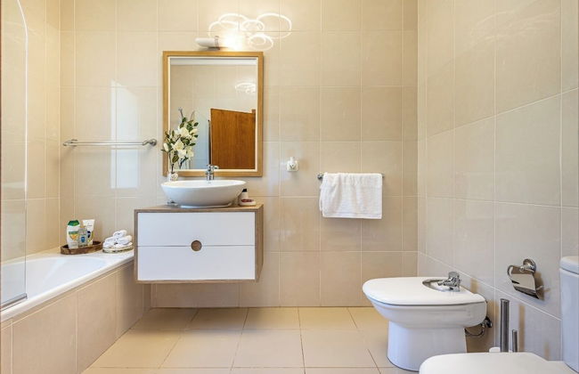 Luxury Villa With Private Heated Pool, Garden and Views of the sea and Mountains - Foto 31