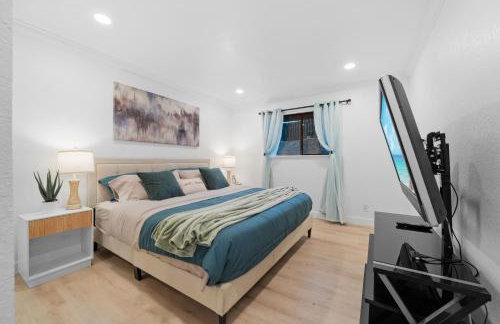 Entire Private Home with 4 Bedrooms 3 Bathrooms, Big Yard, View, , King Bed, 10 Parking, Available Now - Foto 14