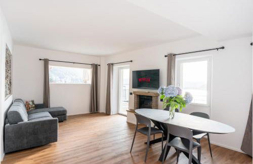 DN ART ROYALE - APT D first floor with lake view terrace and hot tub - APT N ground floor with internal whirpool - Foto 3