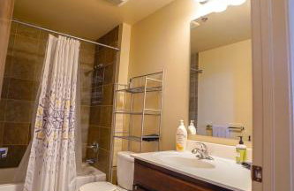 Industrial Escape 2bd 2bath - Photo 13