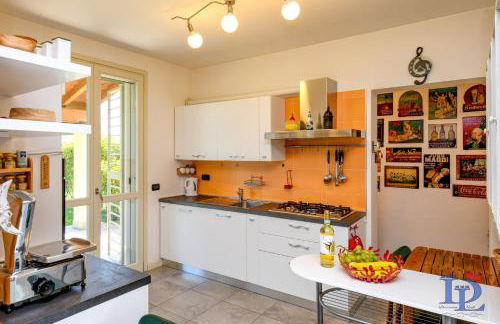 Bea's House, Restyling 2026 Sirmione with Private Garden and shared Pool DesenzanoLoft Official Partner Homes & Villas by Marriott Bonvoy - Foto 14