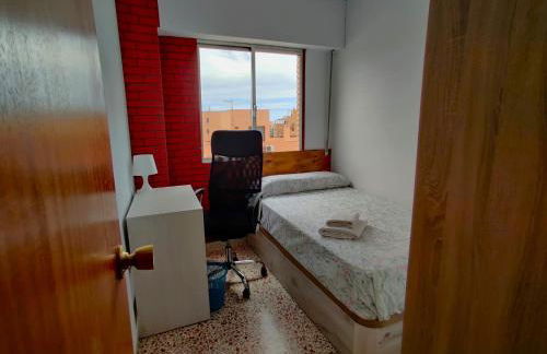 Piso cerca Playa con 2 duchas y 5 Aires Acondicionados - Foto 9