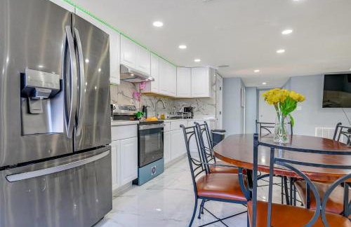 Lakefront Anglers Oasis in Holiday! 8 Mi to Beach - Foto 2