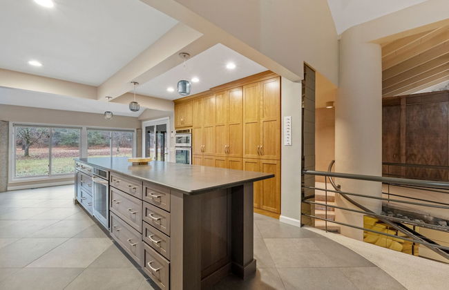 Massive Home w Sauna Pools Hot Tub Fireplaces - Photo 24