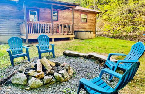 Smoky Mountain Cabin with HOTTUB - Photo 15