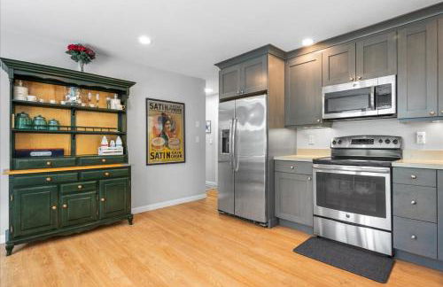 Exceptional Contemporary Retreat with 4 King Beds in Mystic CT - Foto 12