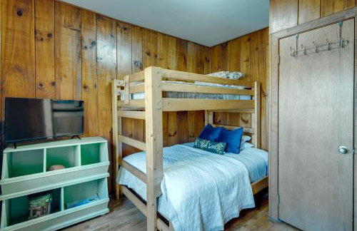 Peaceful Hendersonville Cabin - Hot Tub & Fire Pit - Foto 26