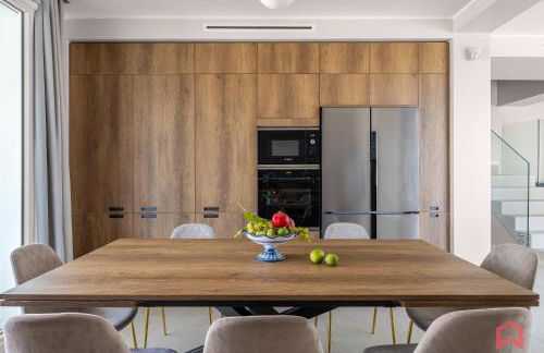 Brand New Villa with Private Heated Pool - Foto 24