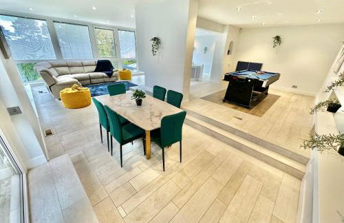 5 Bed House - Pool - Hot Tub - Sauna - Pool Table - Near New Forest and Beach - Sleeps 12 - Photo 32