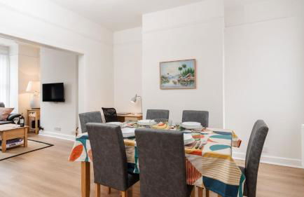 3 Bed House Near Liverpool Parking Sleeps 5 - Foto 3