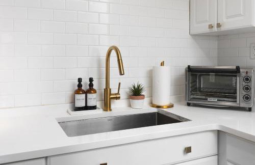 Home to the Stars on Music Row with Pool and Free Parking - Foto 17