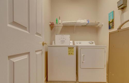 Community Pools and Beach Smith Mountain Lake Condo - Foto 21