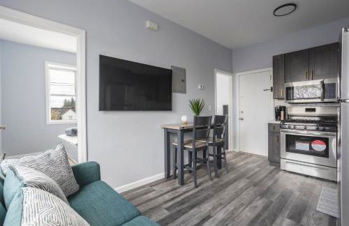 Two BR near Metlife with Laundry & Parking - Foto 1