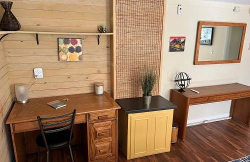 Trendy Craftsman Studio with Firepit and Laundry! - Foto 4