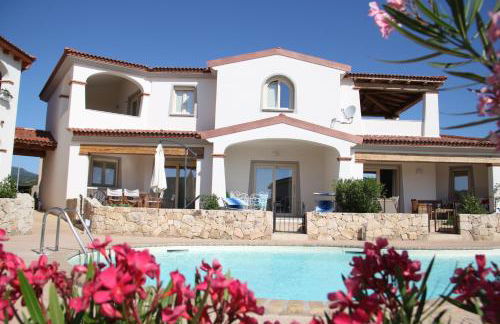 Mediterranean Sea Shell Pool House - Foto 1