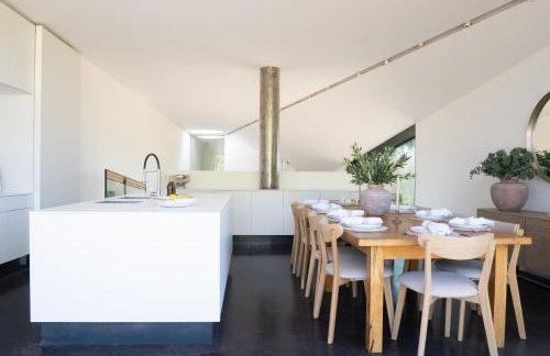 Pass the Keys Bond-villain Style Home with Panoramic Views - Foto 15