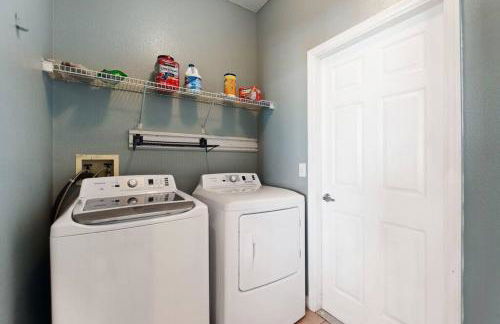 Spacious Disney Themed 5Bed Villa! Private Heated Enclosed Pool/Spa/BBQ! - Photo 40