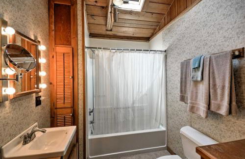 Bayfront Hancock Cottage with Beach Access and Views! - Photo 15